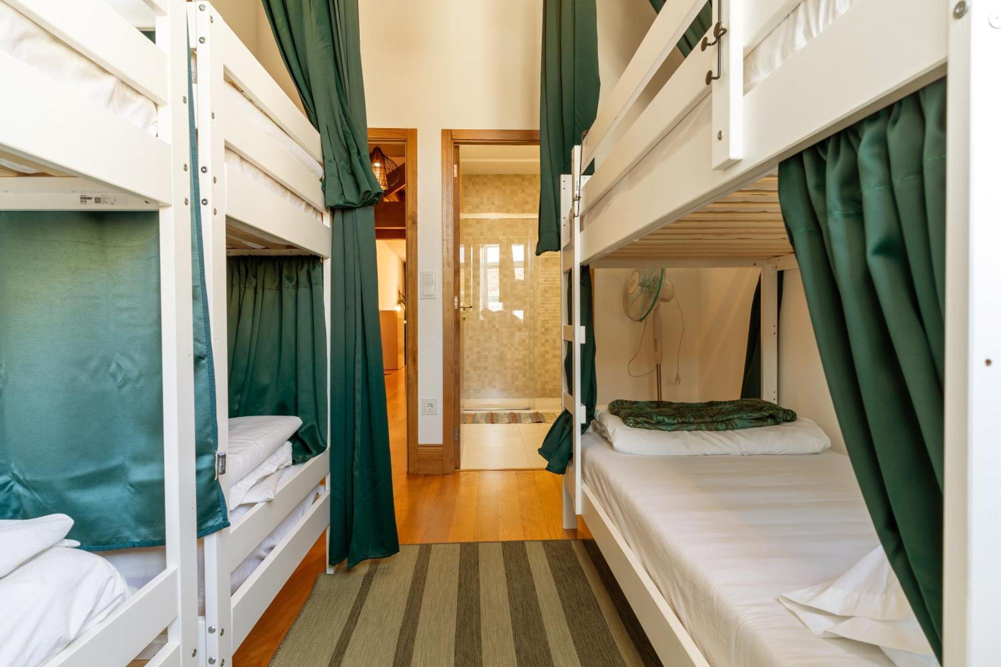 Cozy Nest Hostel Porto Bagian luar foto