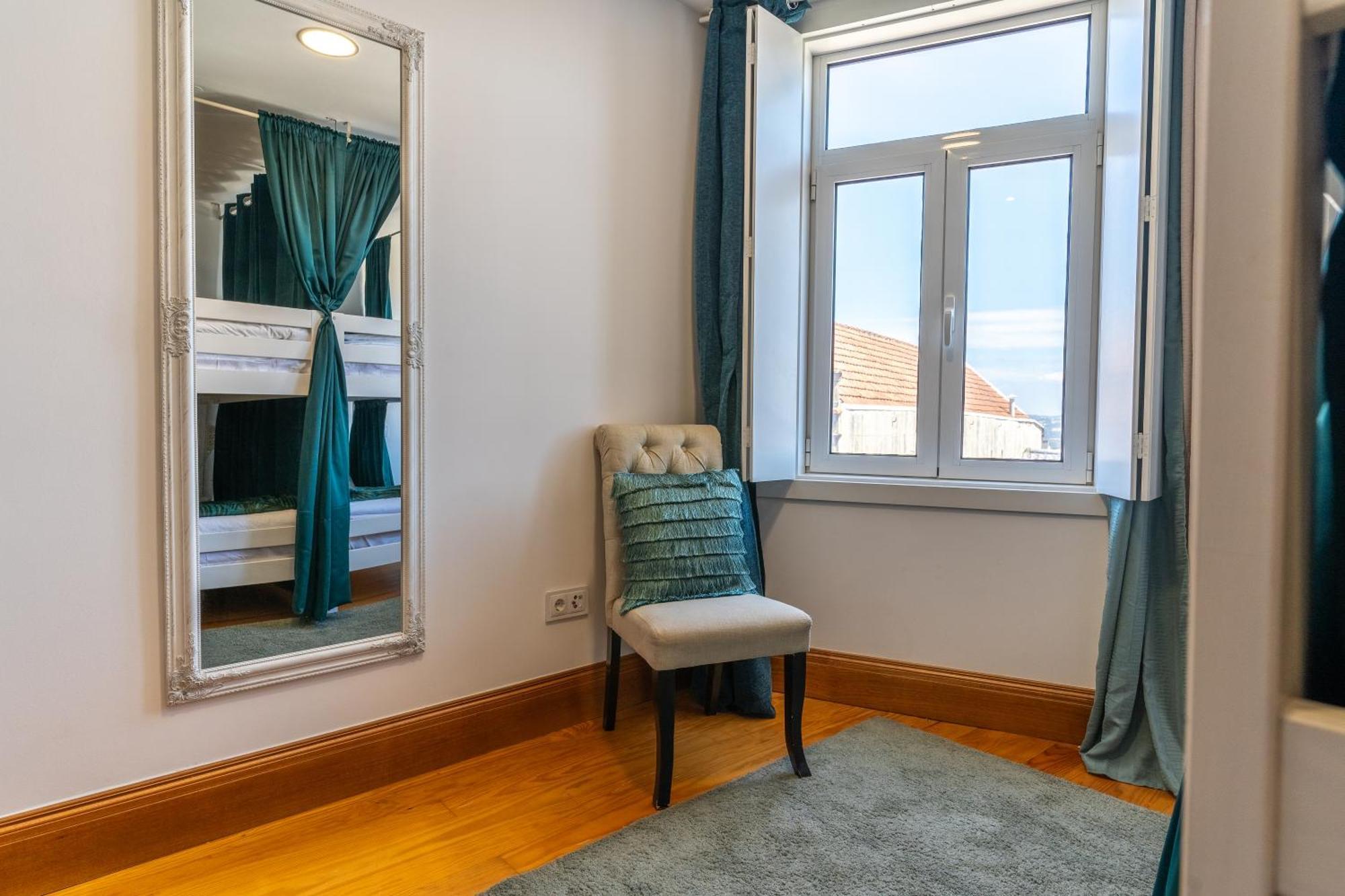Cozy Nest Hostel Porto Bagian luar foto