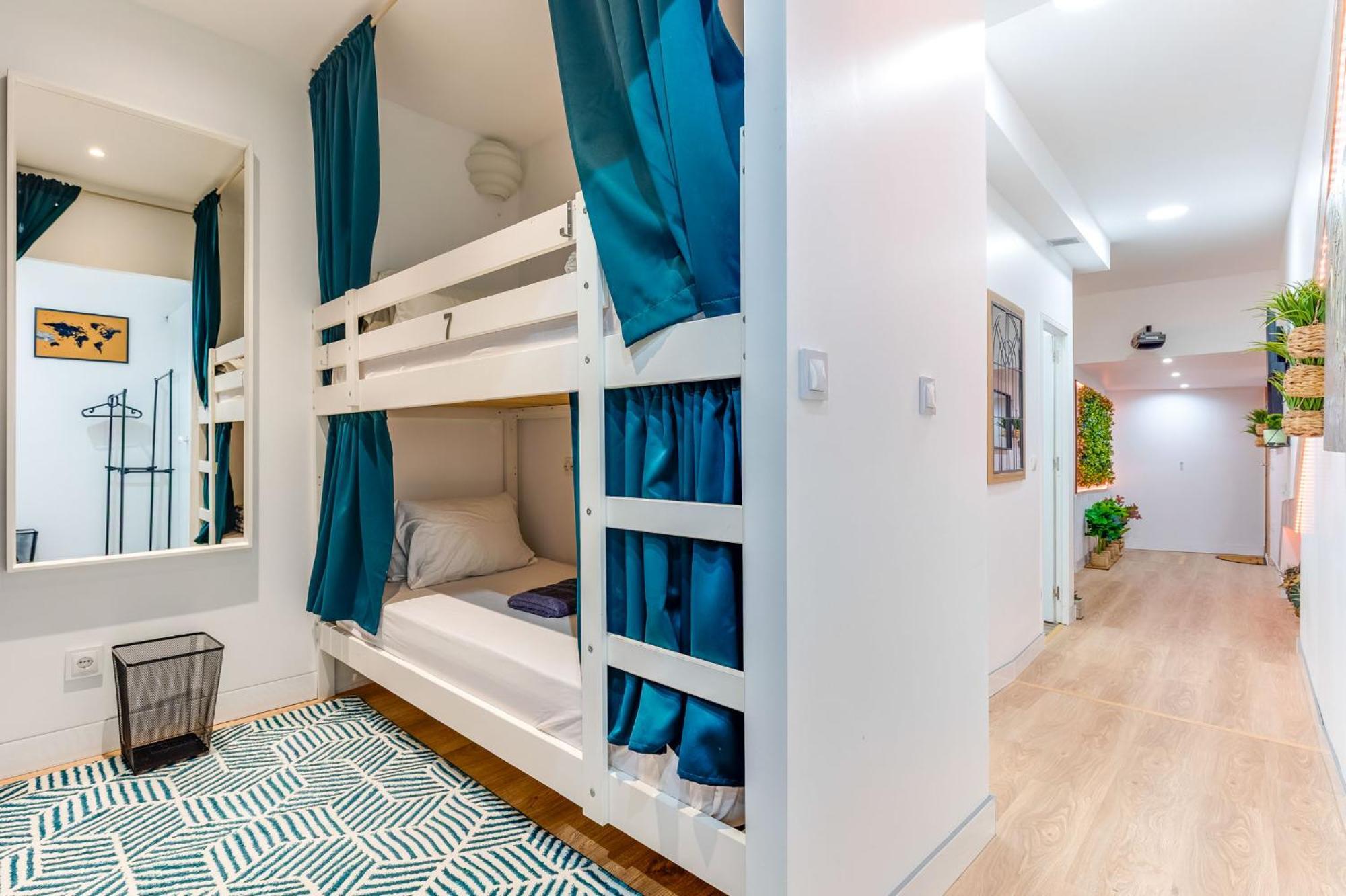 Cozy Nest Hostel Porto Bagian luar foto